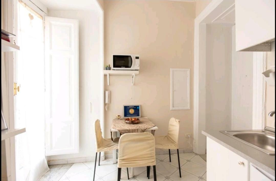 Borgo Santa Lucia Apartment Napoli Eksteriør bilde